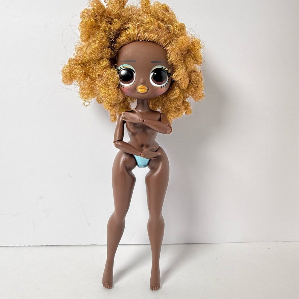LOL Surprise OMG Royal Bee Fashion Doll Series 1 By MGA 2019 Brown Eyes Curly